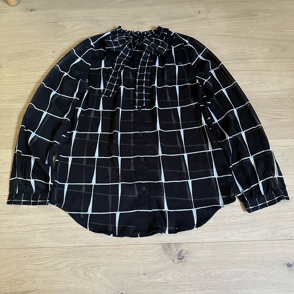 Who What Wear Black and White See Through Top Size XS